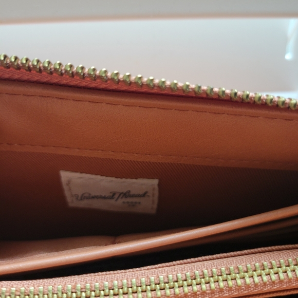 New Universal Thread Wallet - Picture 3 of 3